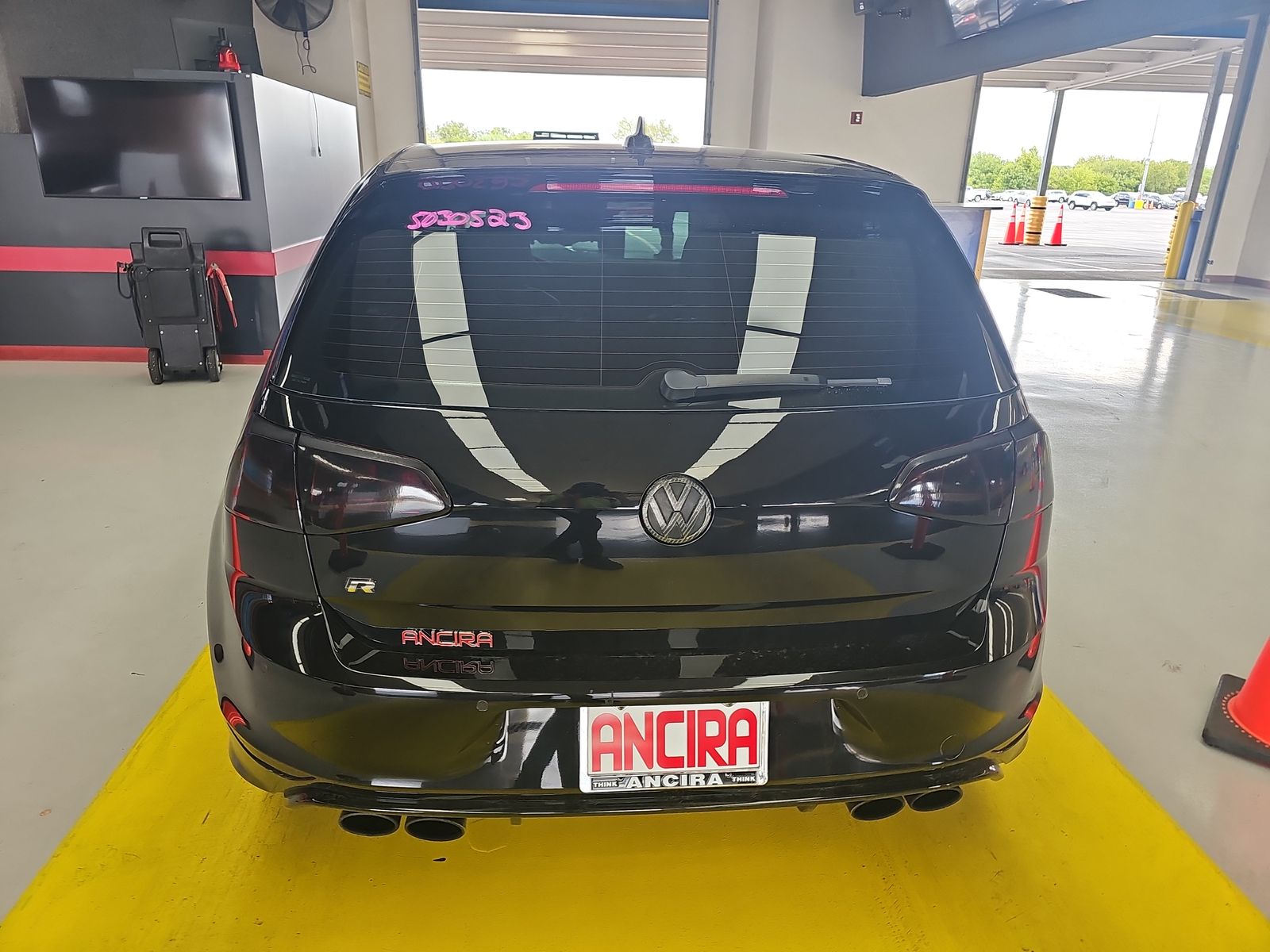 2017 Volkswagen Golf R 2.0T AWD