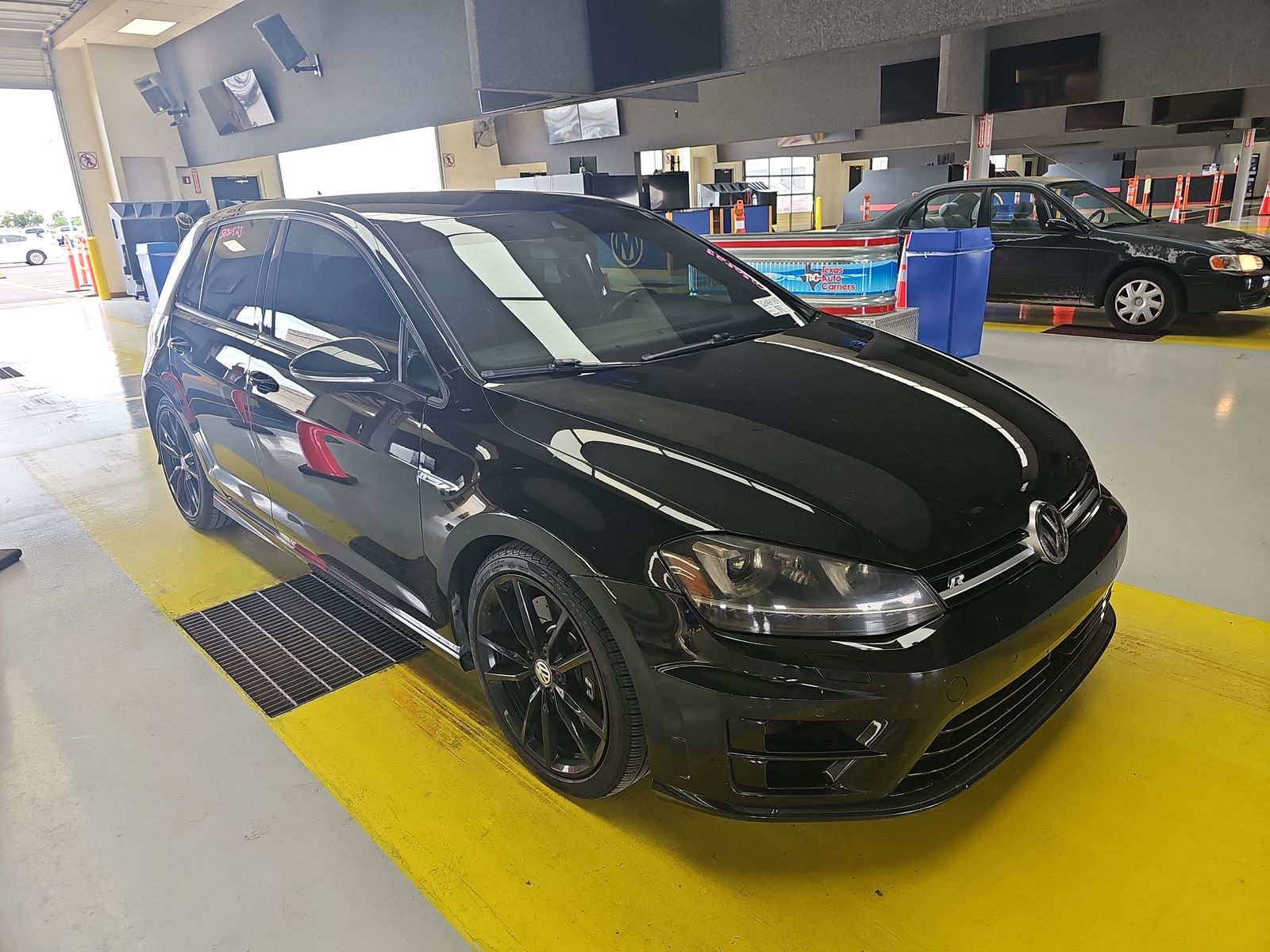 2017 Volkswagen Golf R 2.0T AWD