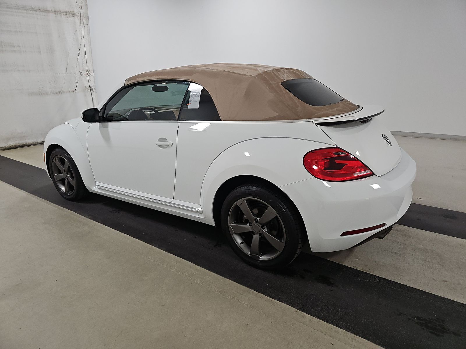 2014 Volkswagen Beetle 1.8T FWD