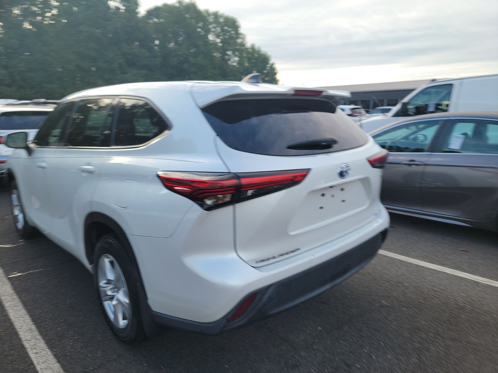 2022 Toyota Highlander Hybrid LE AWD