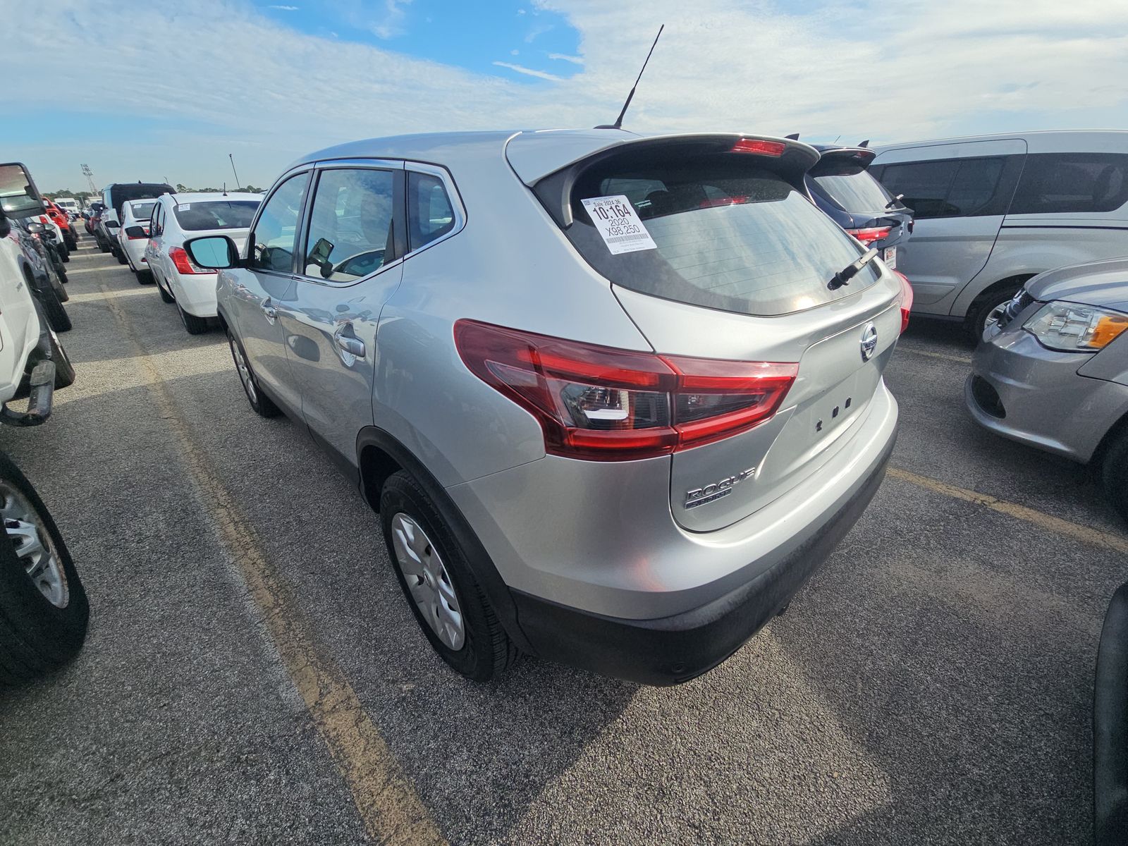 2020 Nissan Rogue Sport S FWD