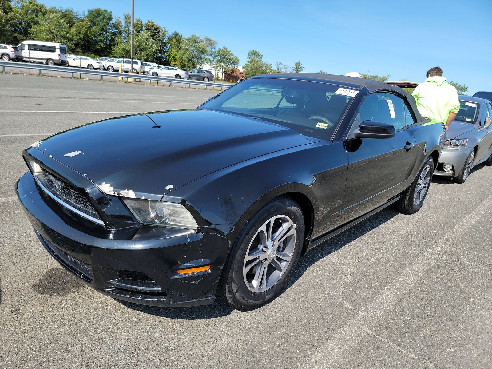 2013 Ford Mustang V6 Premium RWD