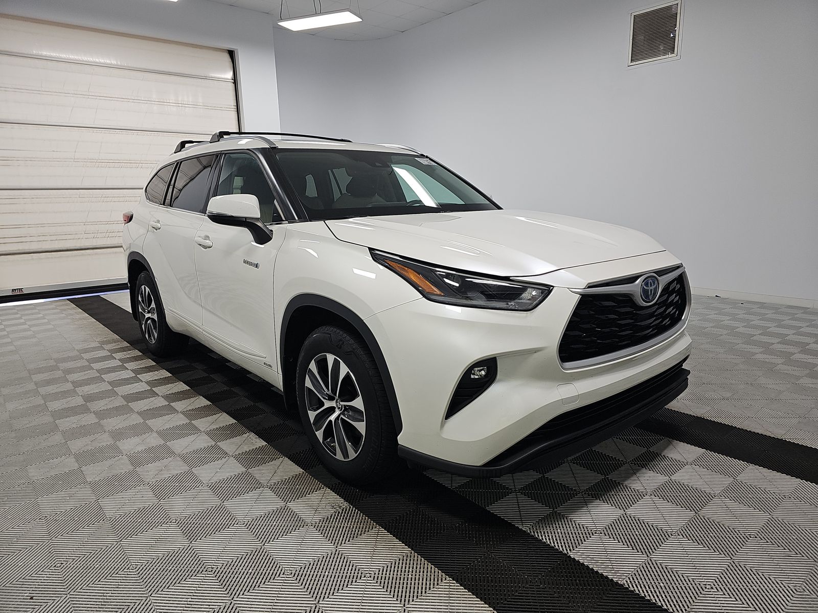 2021 Toyota Highlander Hybrid XLE AWD