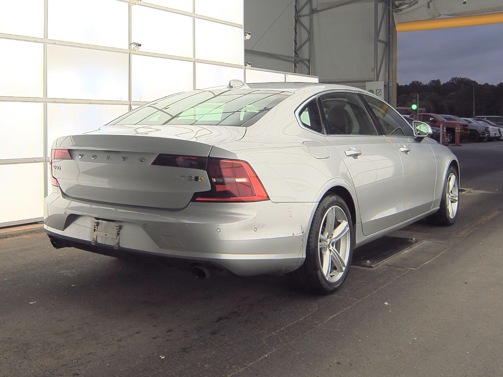 2018 Volvo S90 T5 Momentum AWD