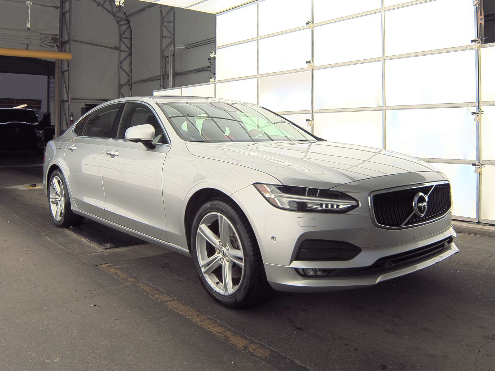 2018 Volvo S90 T5 Momentum AWD