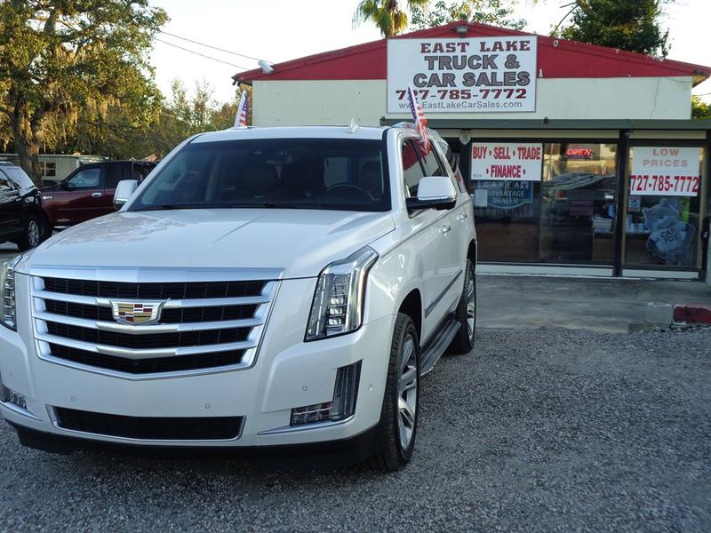 2017 Cadillac Escalade Luxury 1SB