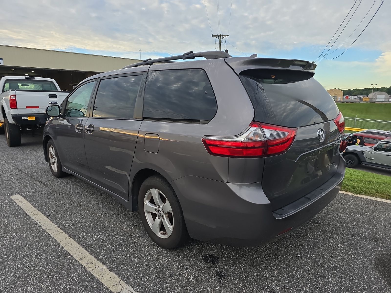 2020 Toyota Sienna LE FWD