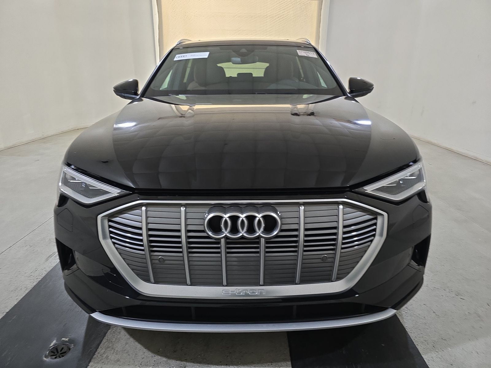 2022 Audi e-tron Premium AWD