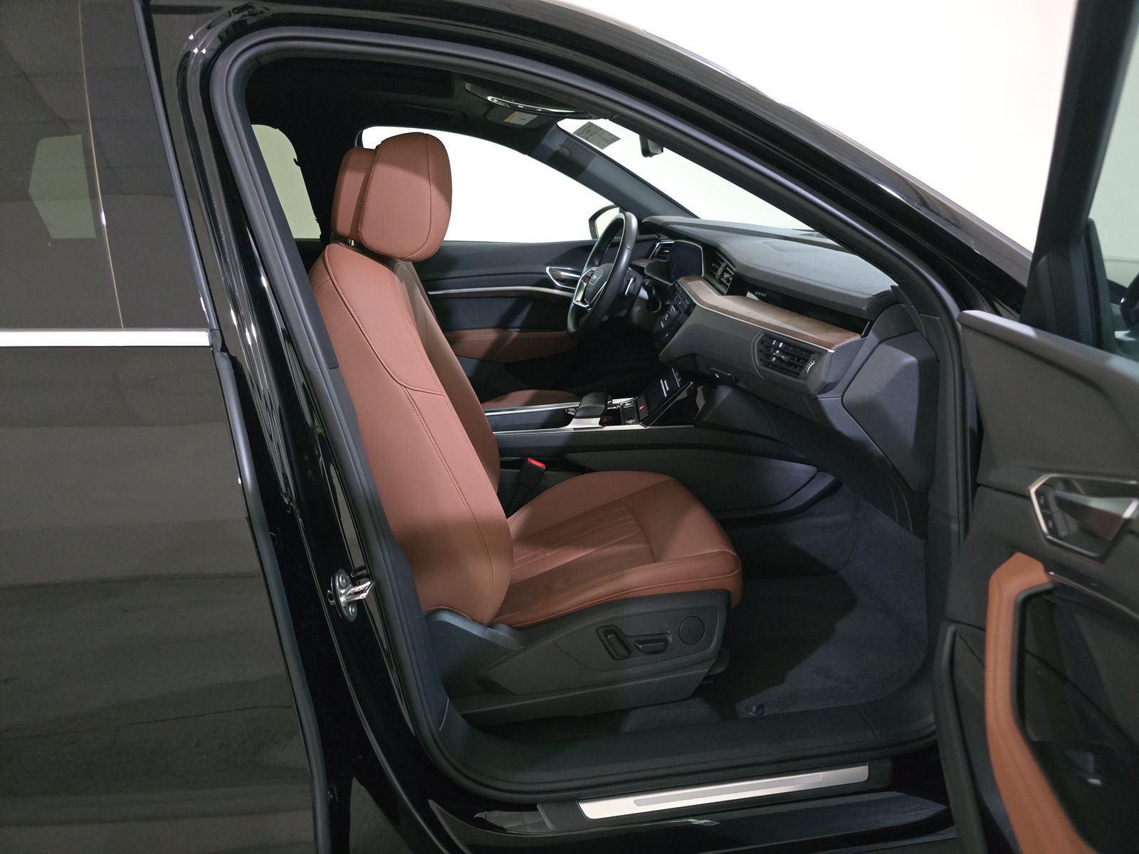 2022 Audi e-tron Premium AWD