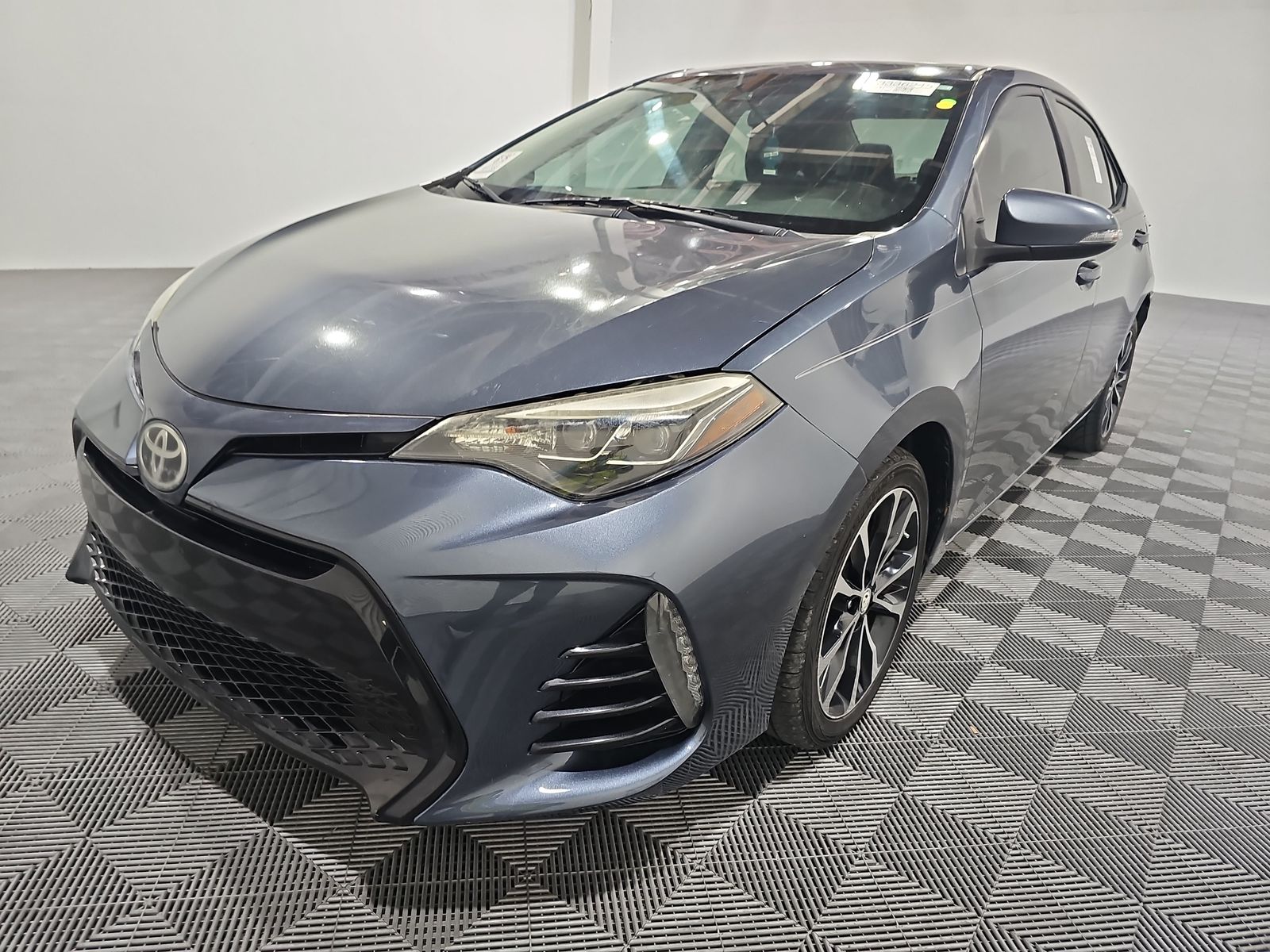 2017 Toyota Corolla SE FWD