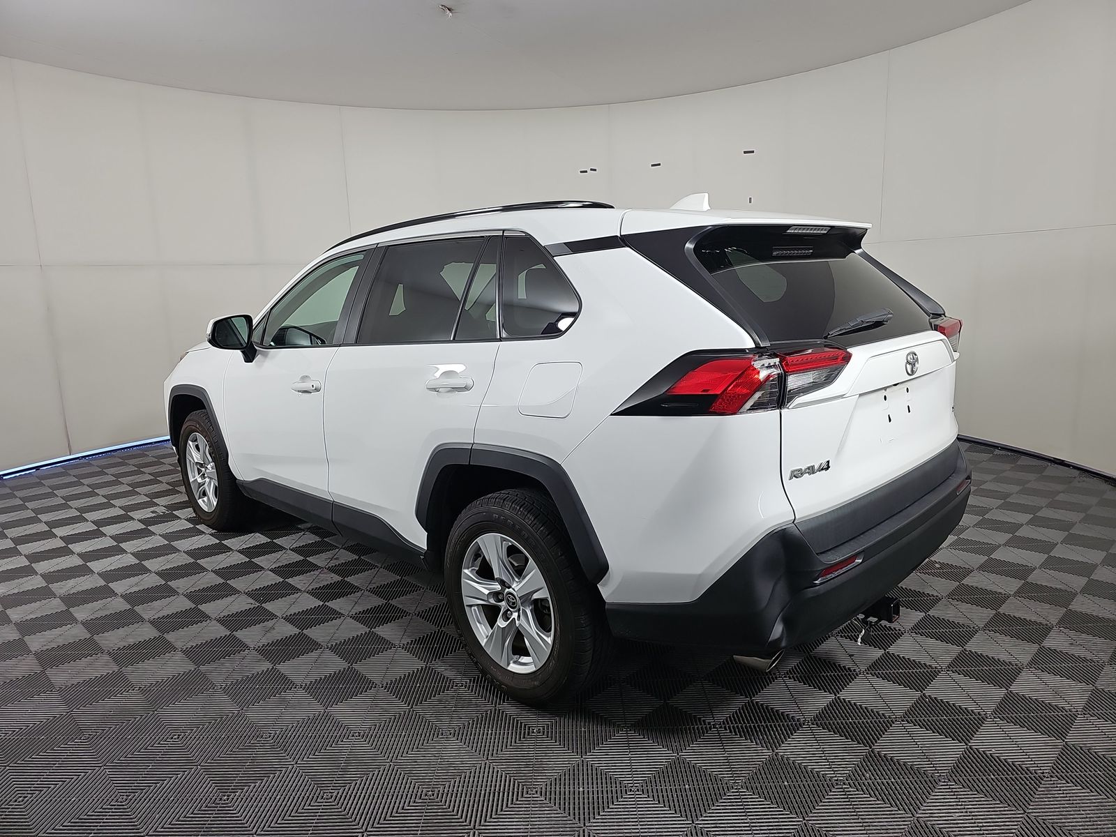 2021 Toyota RAV4 XLE FWD