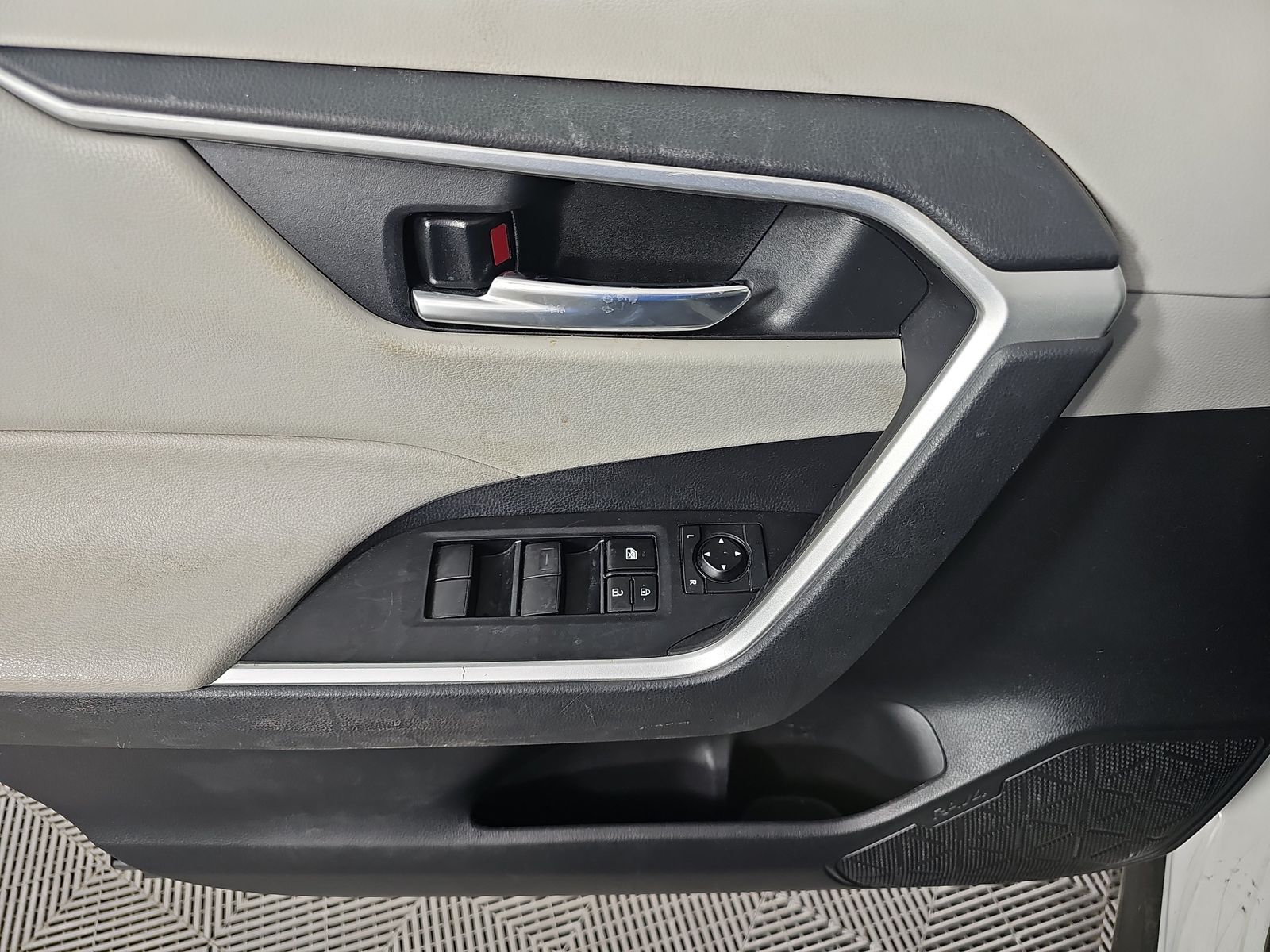 2021 Toyota RAV4 XLE FWD