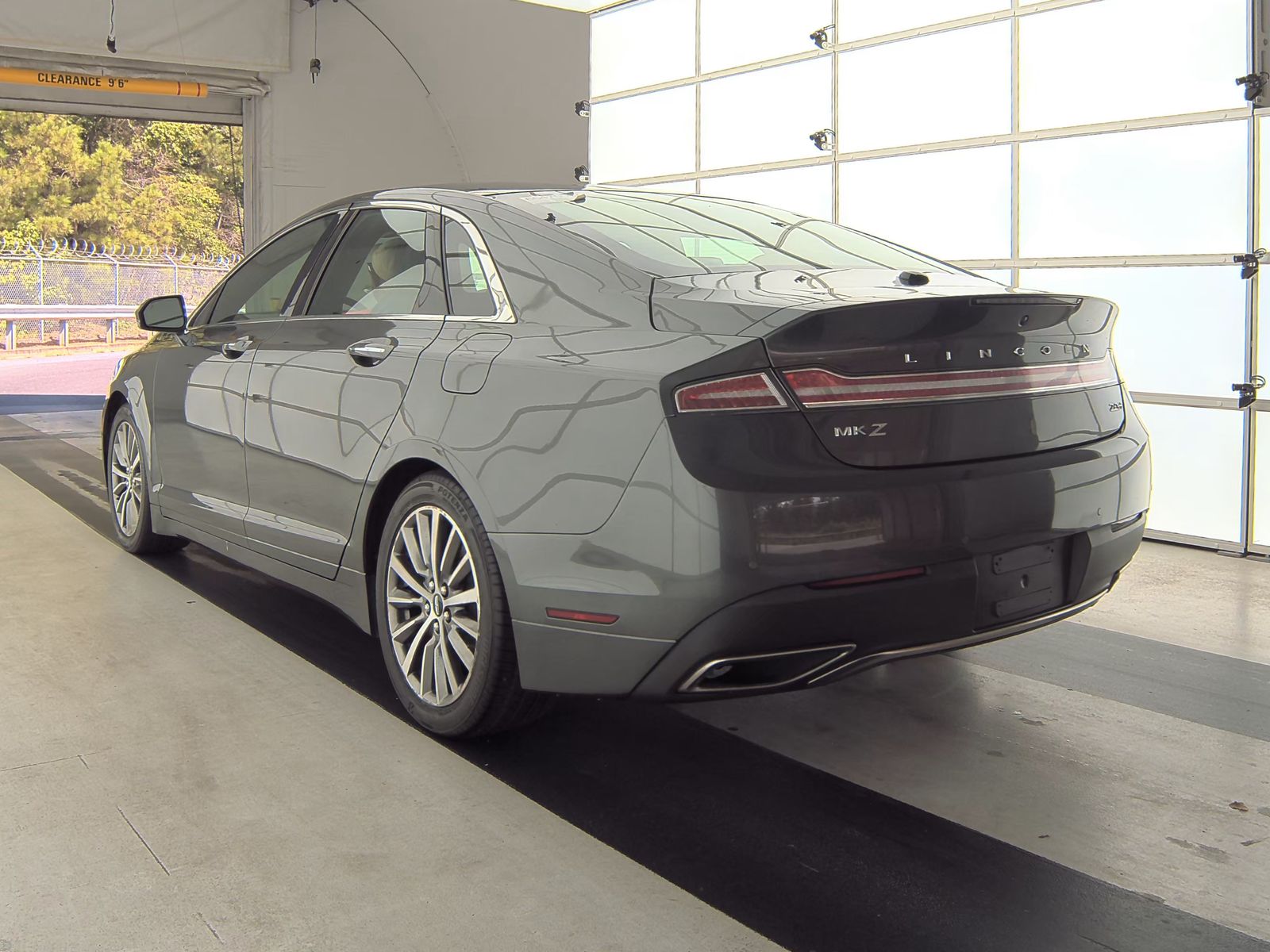 2020 Lincoln MKZ Hybrid Standard FWD