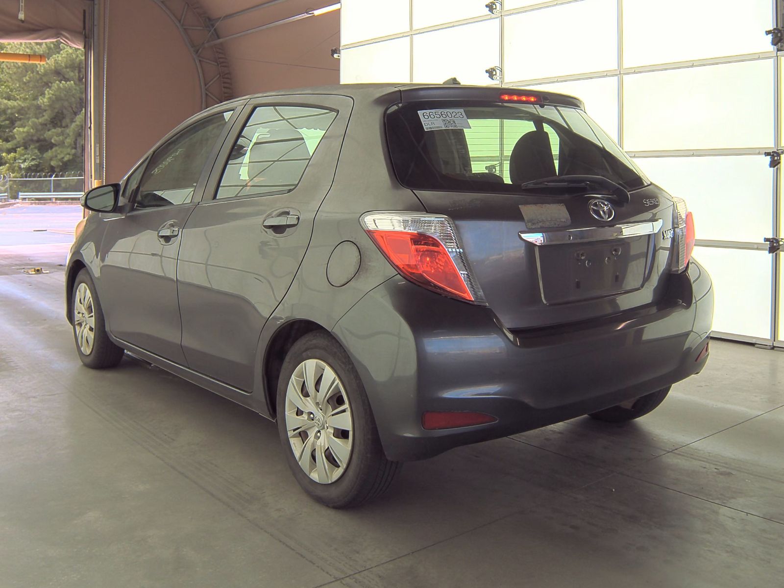 2012 Toyota Yaris L FWD