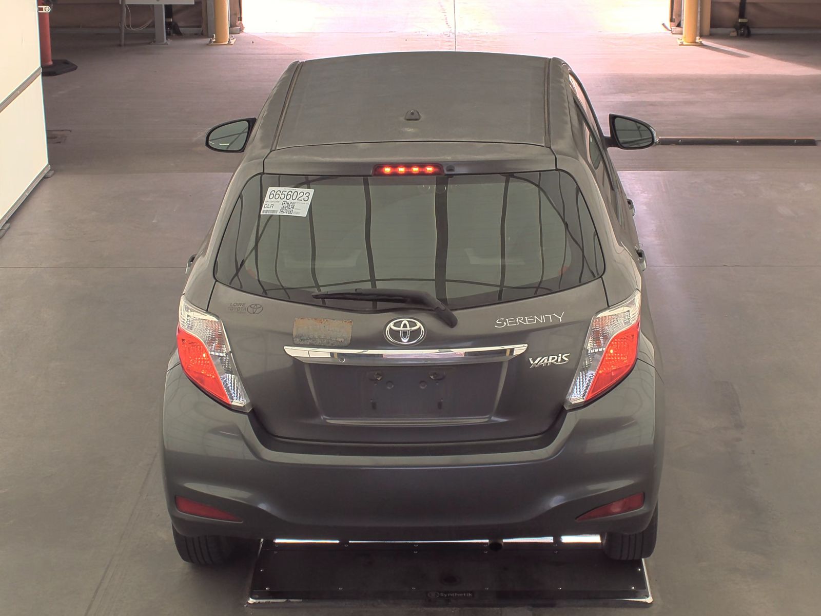 2012 Toyota Yaris L FWD