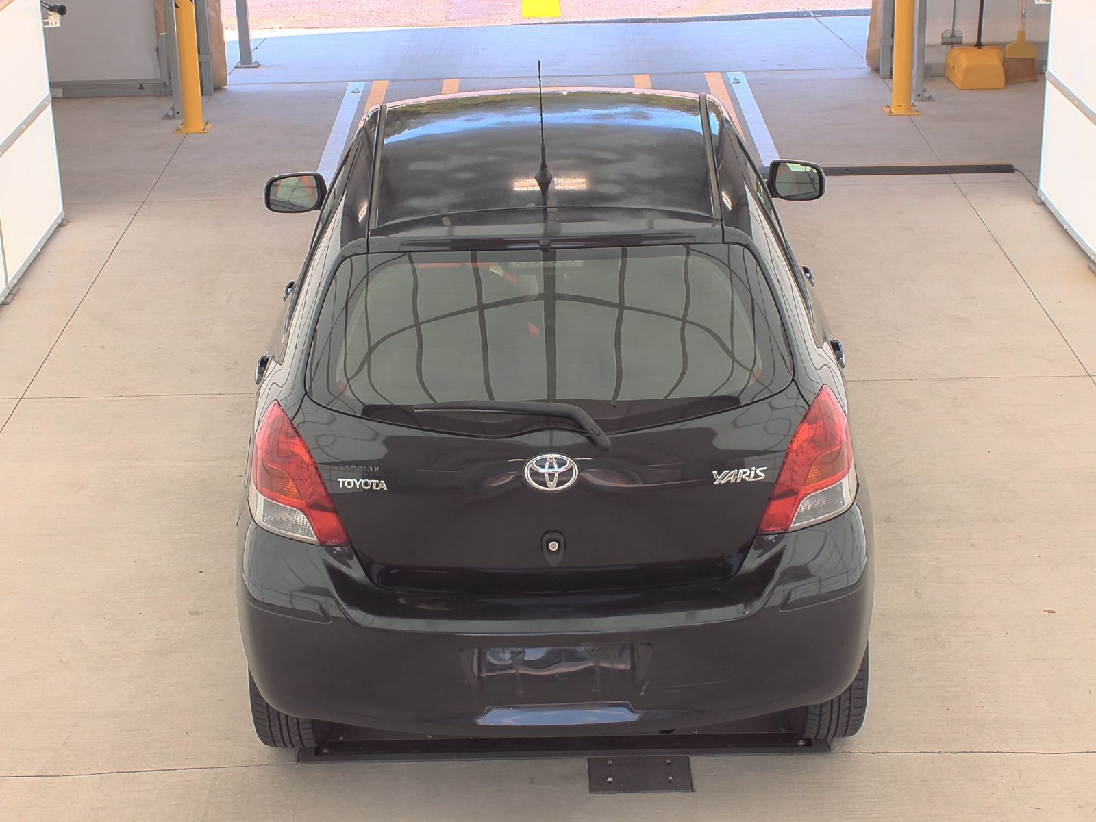 2011 Toyota Yaris Base FWD