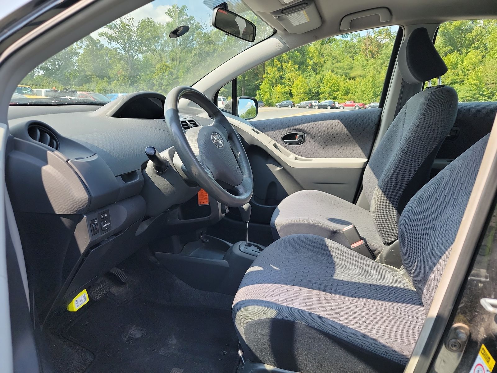 2011 Toyota Yaris Base FWD