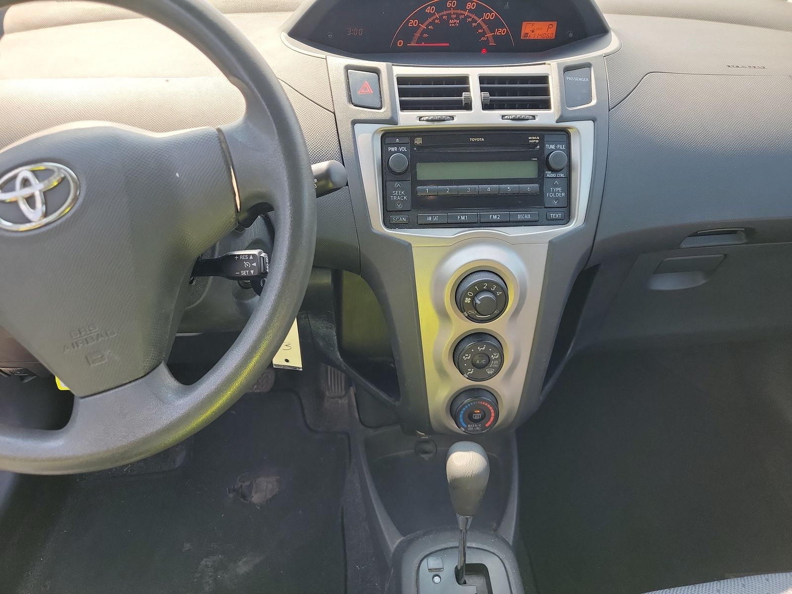 2011 Toyota Yaris Base FWD