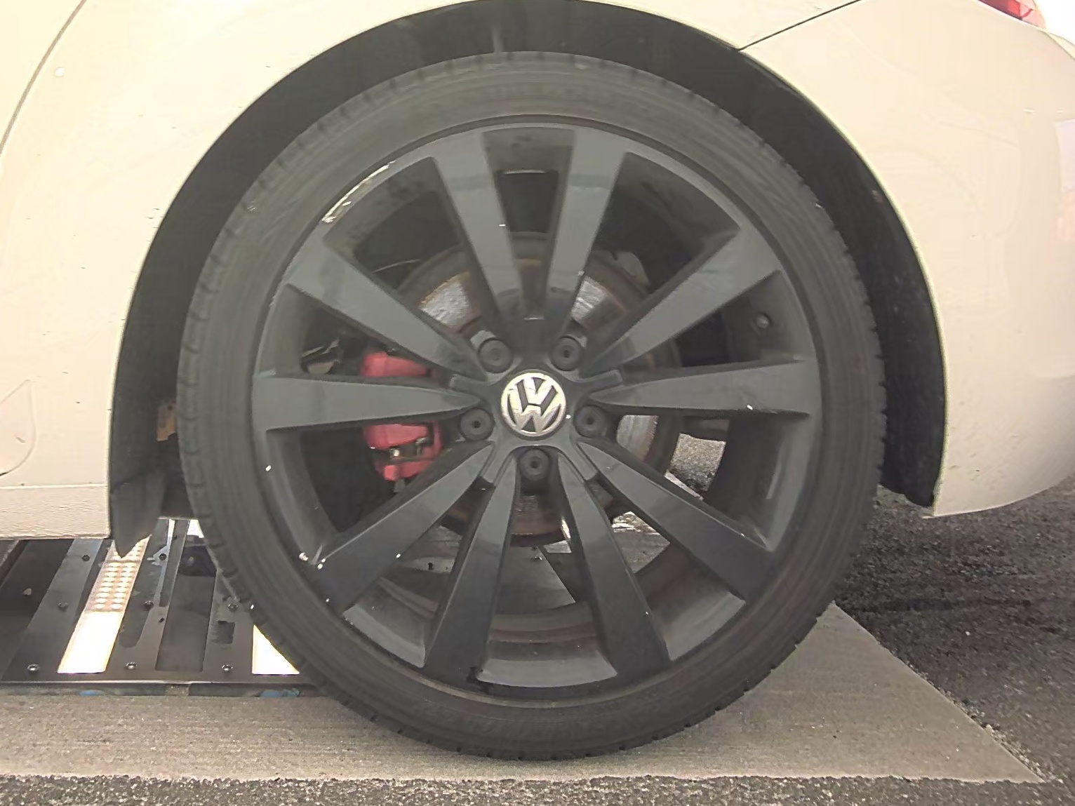 2012 Volkswagen Beetle 2.0T Turbo FWD