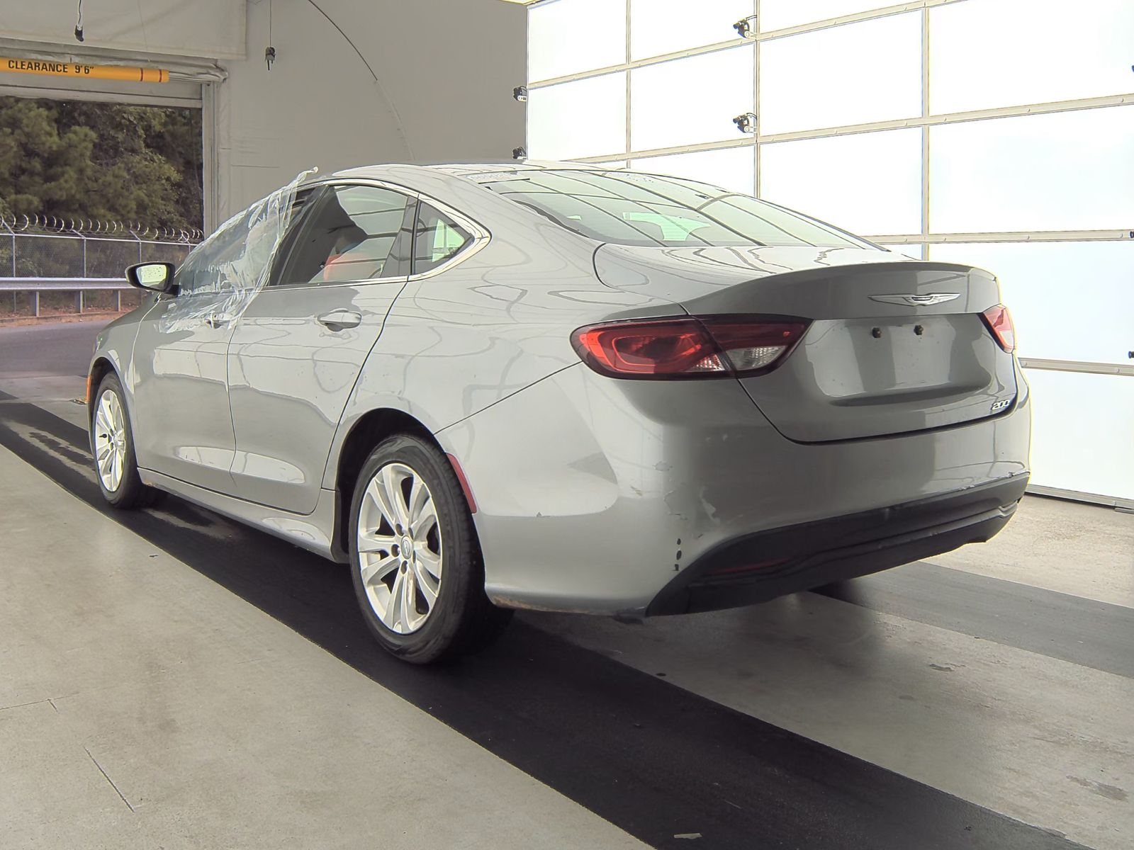 2016 Chrysler 200 LX Touring FWD