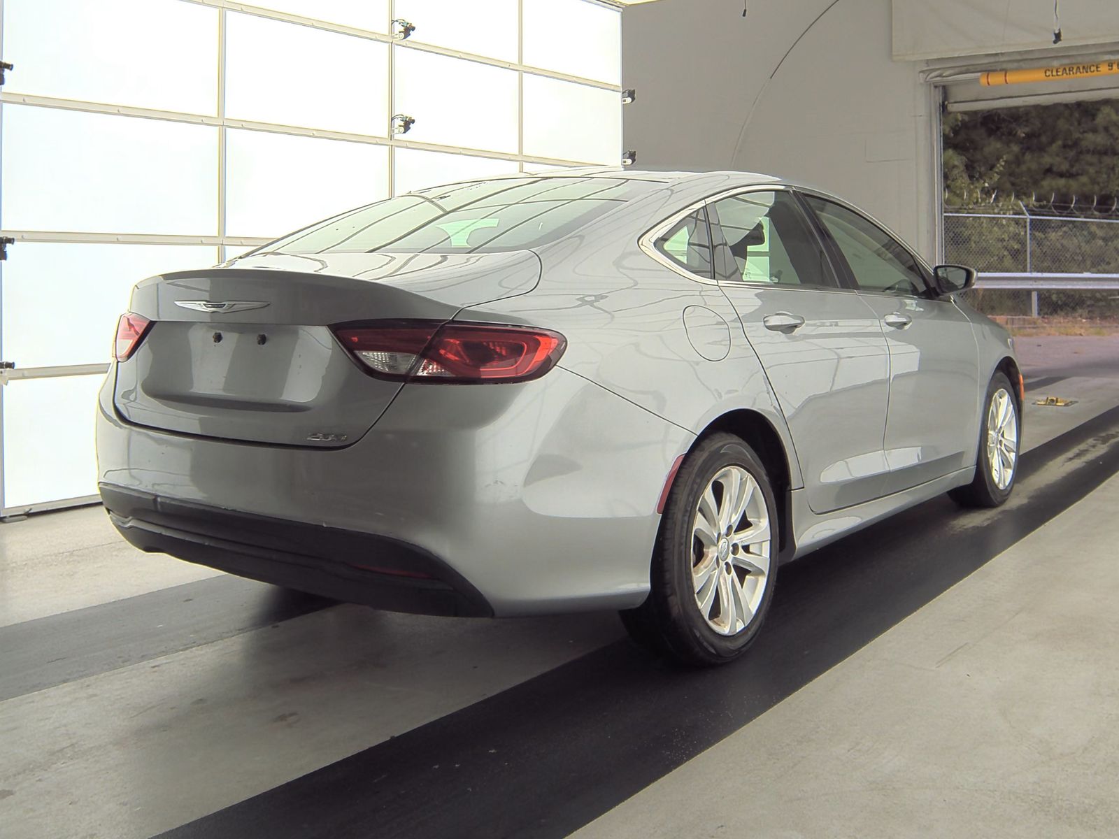 2016 Chrysler 200 LX Touring FWD