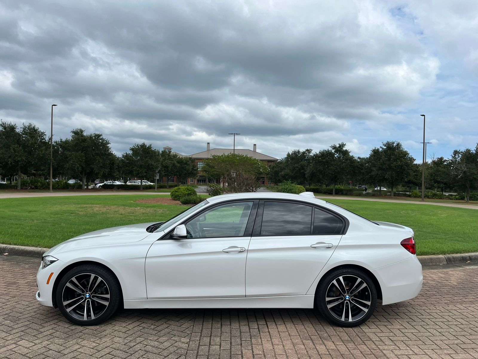 2018 BMW 3 Series Sedan 330i SPORT LINE