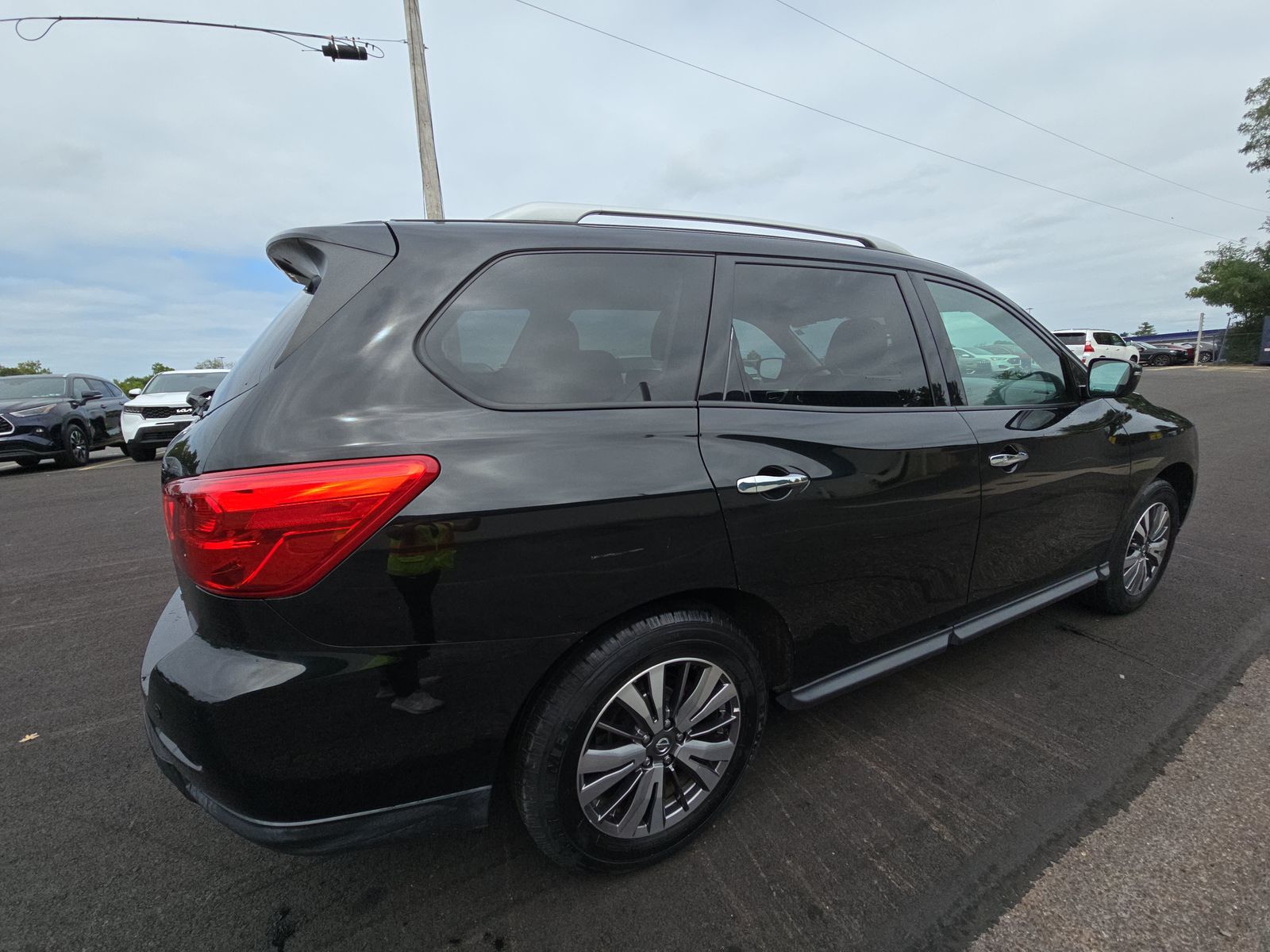 2019 Nissan Pathfinder SV FWD