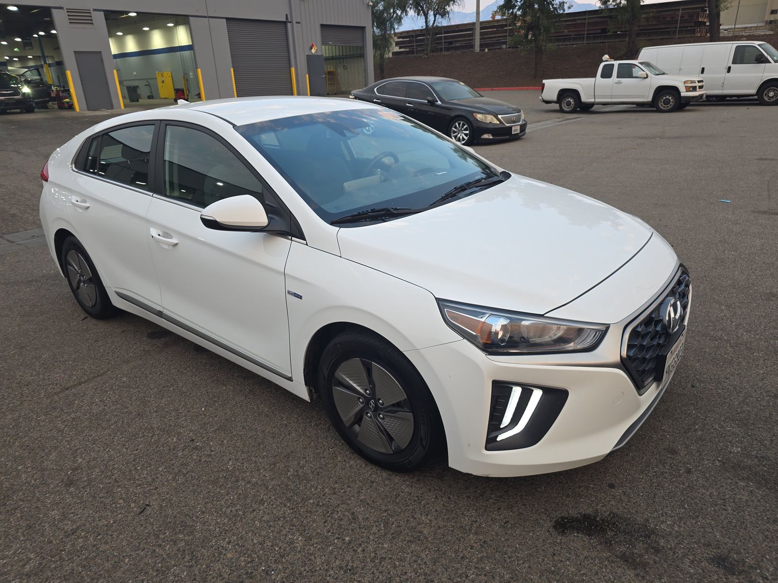 2020 Hyundai Ioniq Hybrid SE FWD