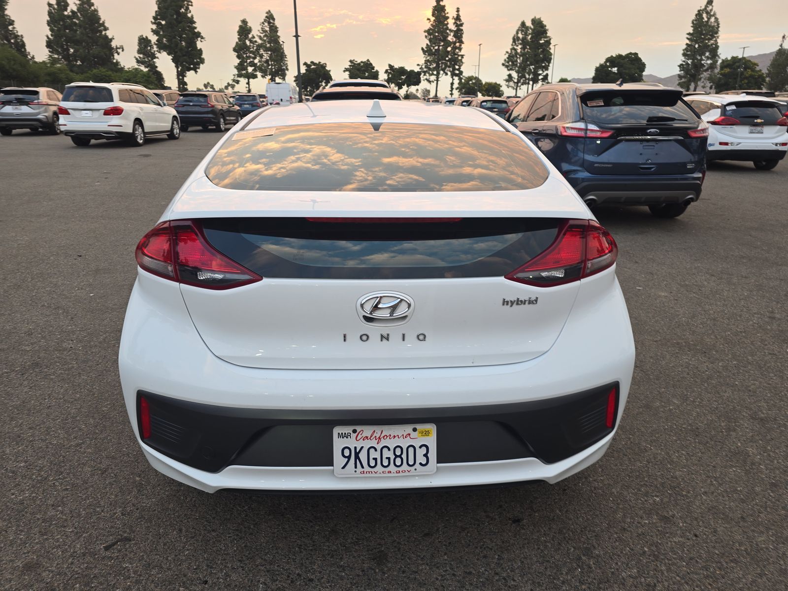 2020 Hyundai Ioniq Hybrid SE FWD