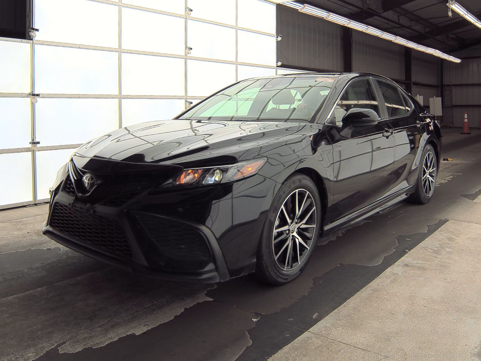 2021 Toyota Camry SE FWD