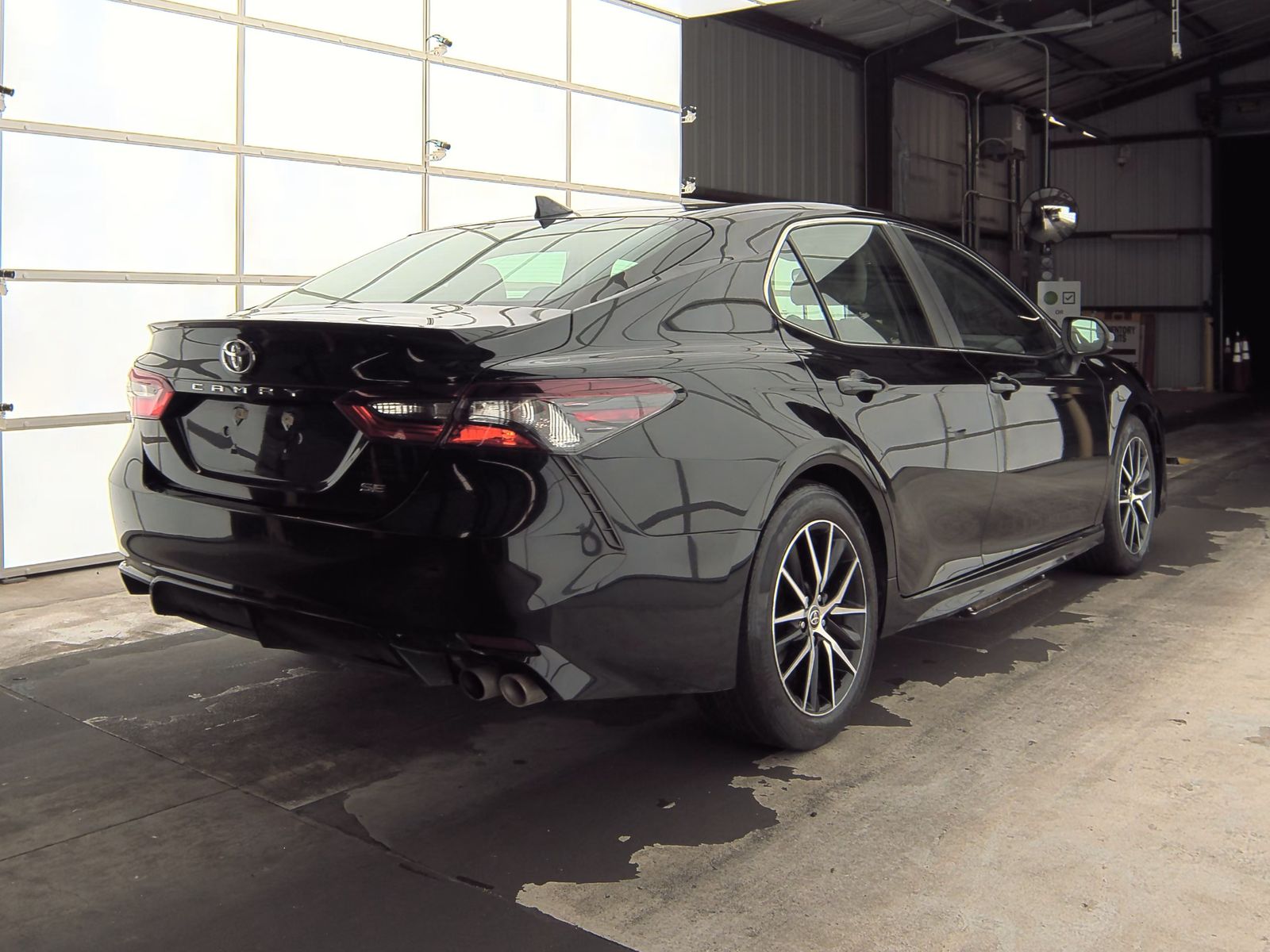 2021 Toyota Camry SE FWD