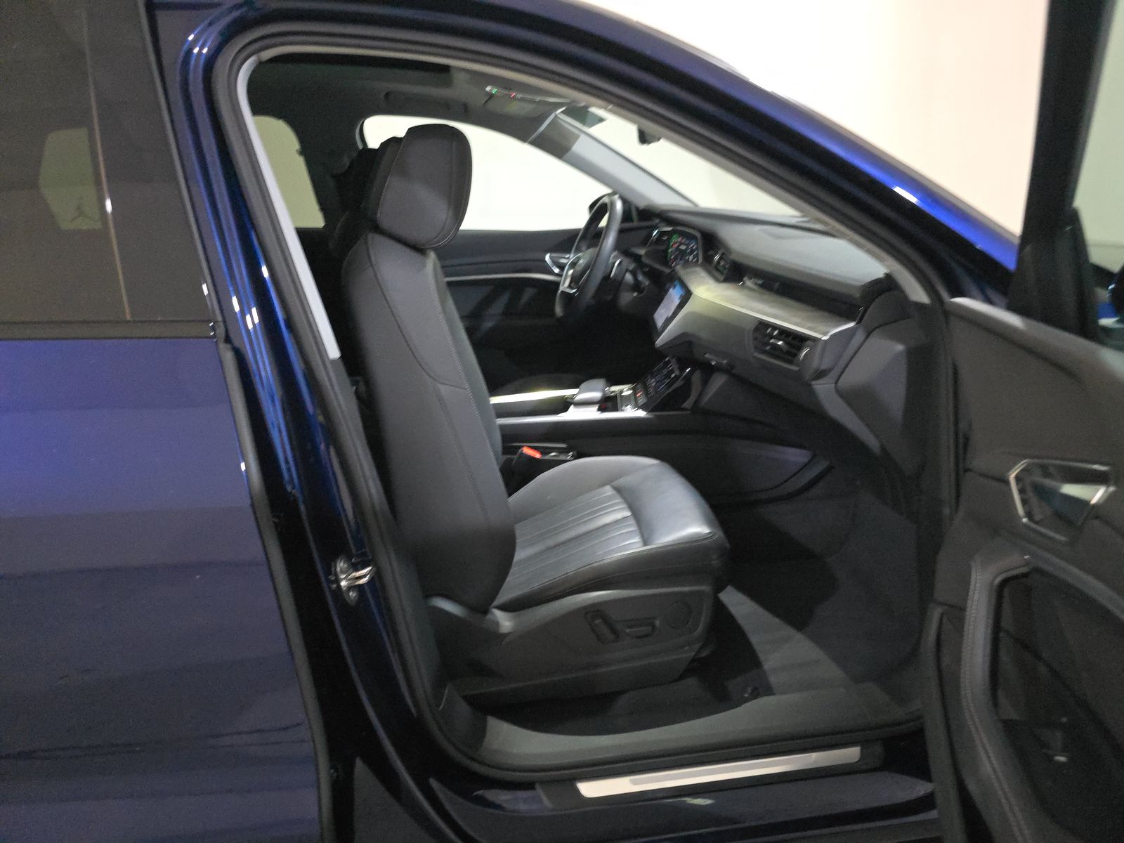 2021 Audi e-tron Premium AWD