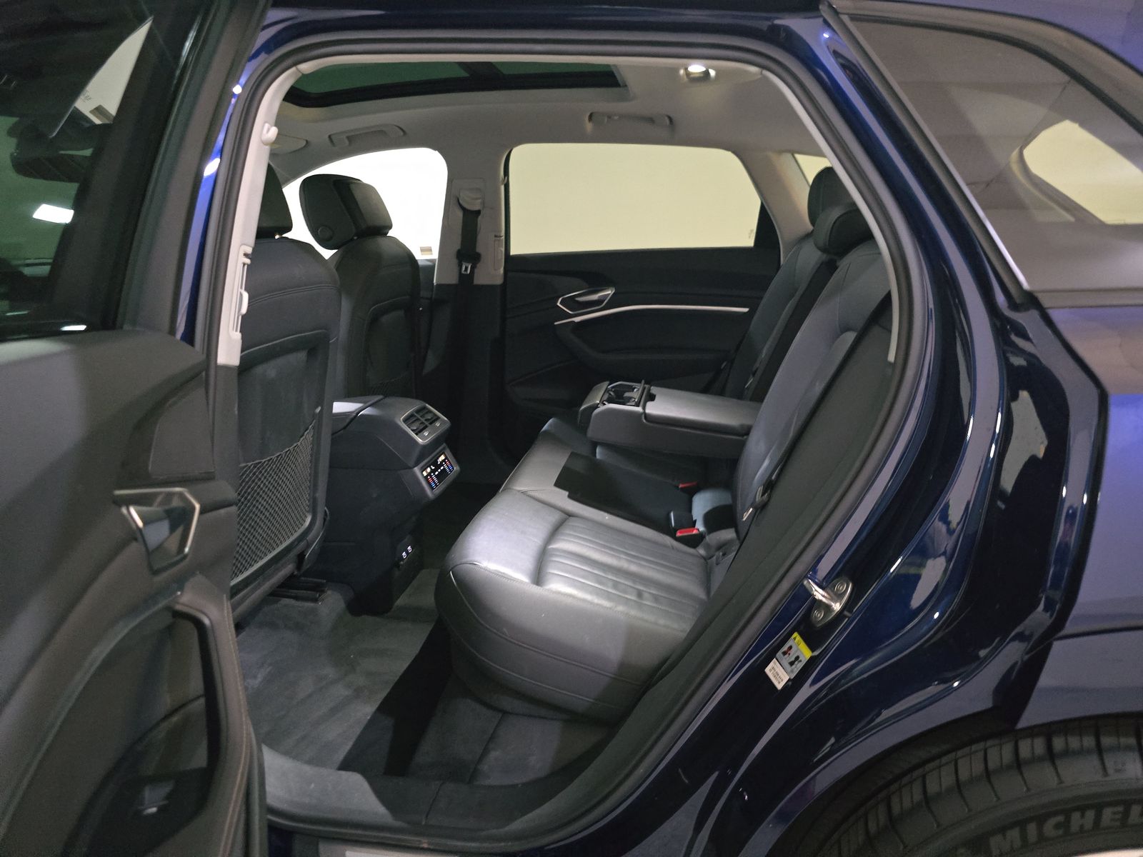 2021 Audi e-tron Premium AWD