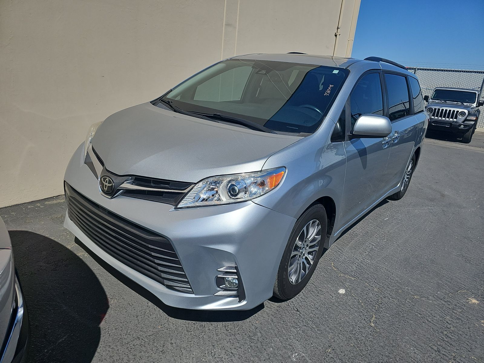 2019 Toyota Sienna XLE FWD