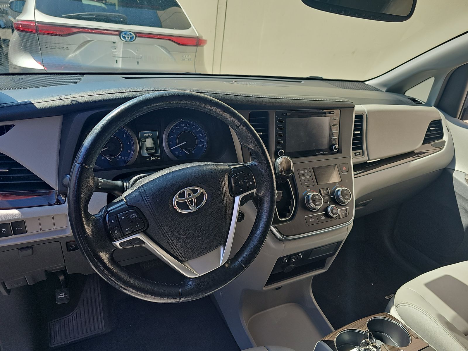 2019 Toyota Sienna XLE FWD