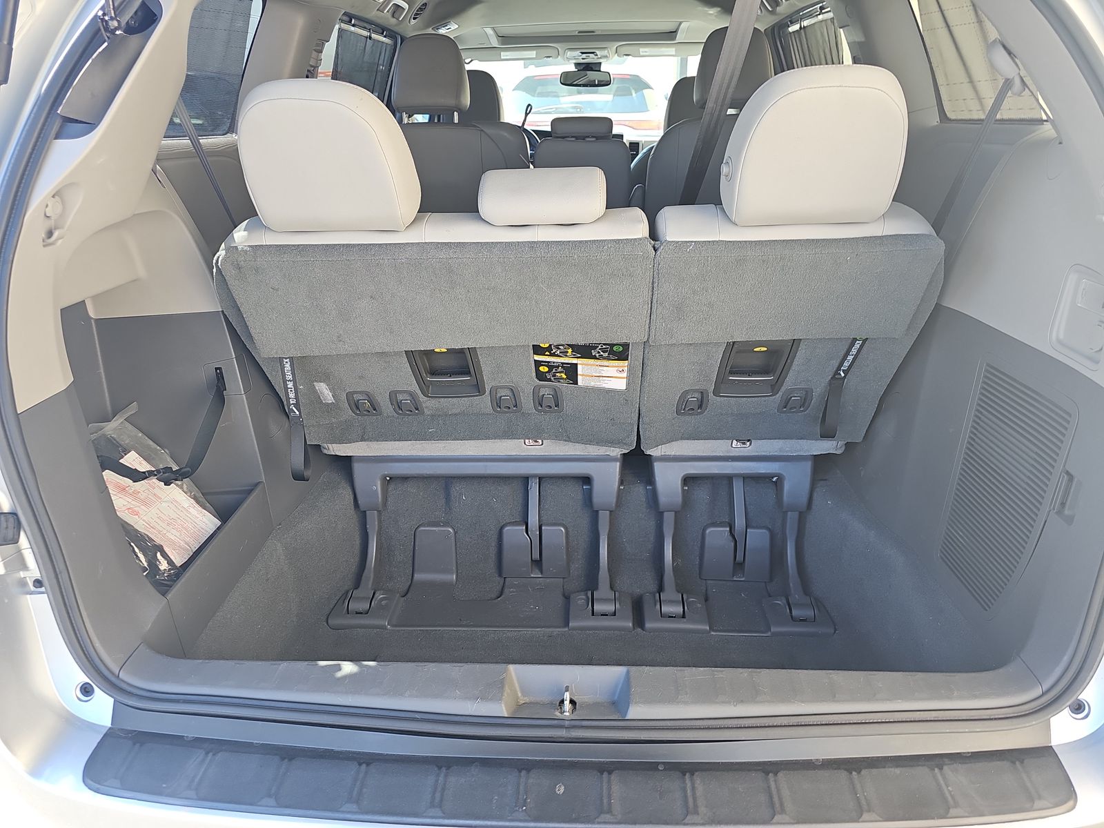 2019 Toyota Sienna XLE FWD