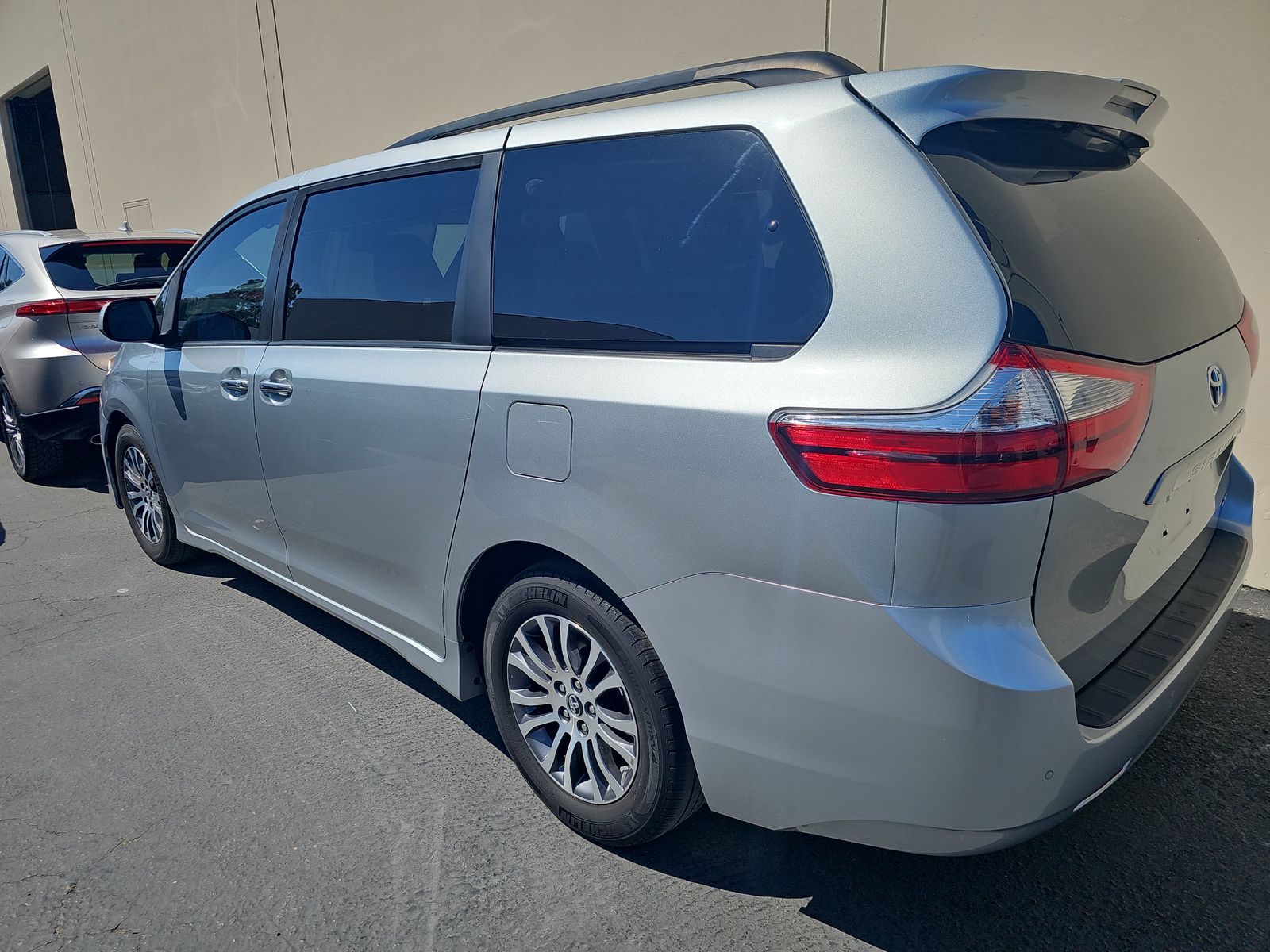 2019 Toyota Sienna XLE FWD