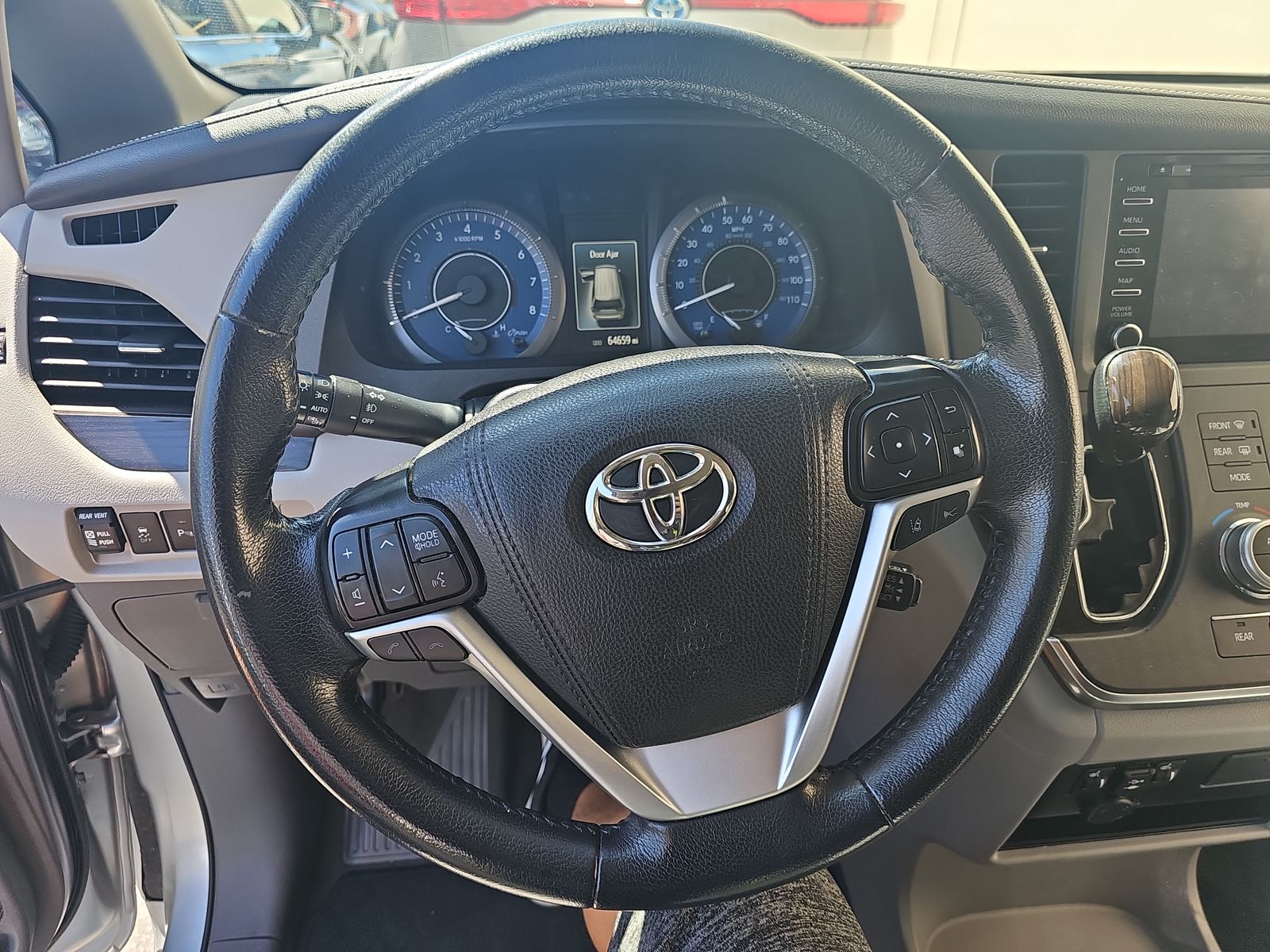 2019 Toyota Sienna XLE FWD