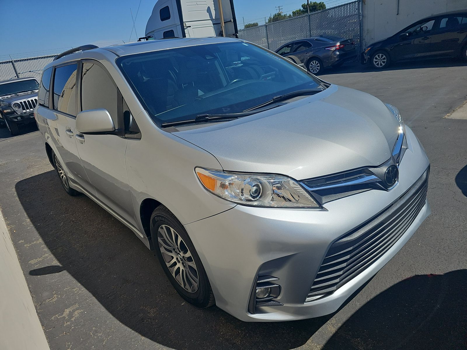 2019 Toyota Sienna XLE FWD