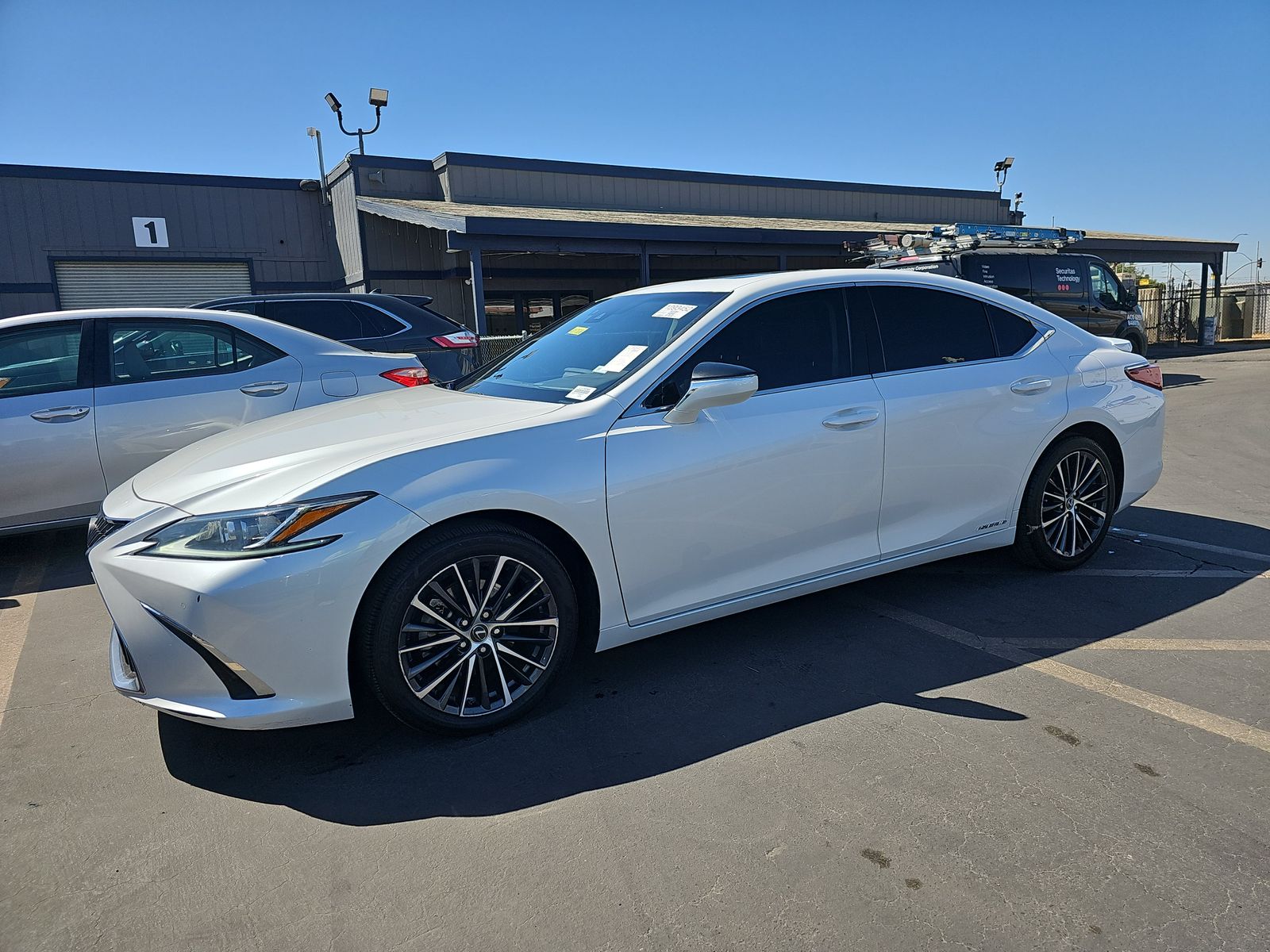 2022 Lexus ES ES 300h FWD