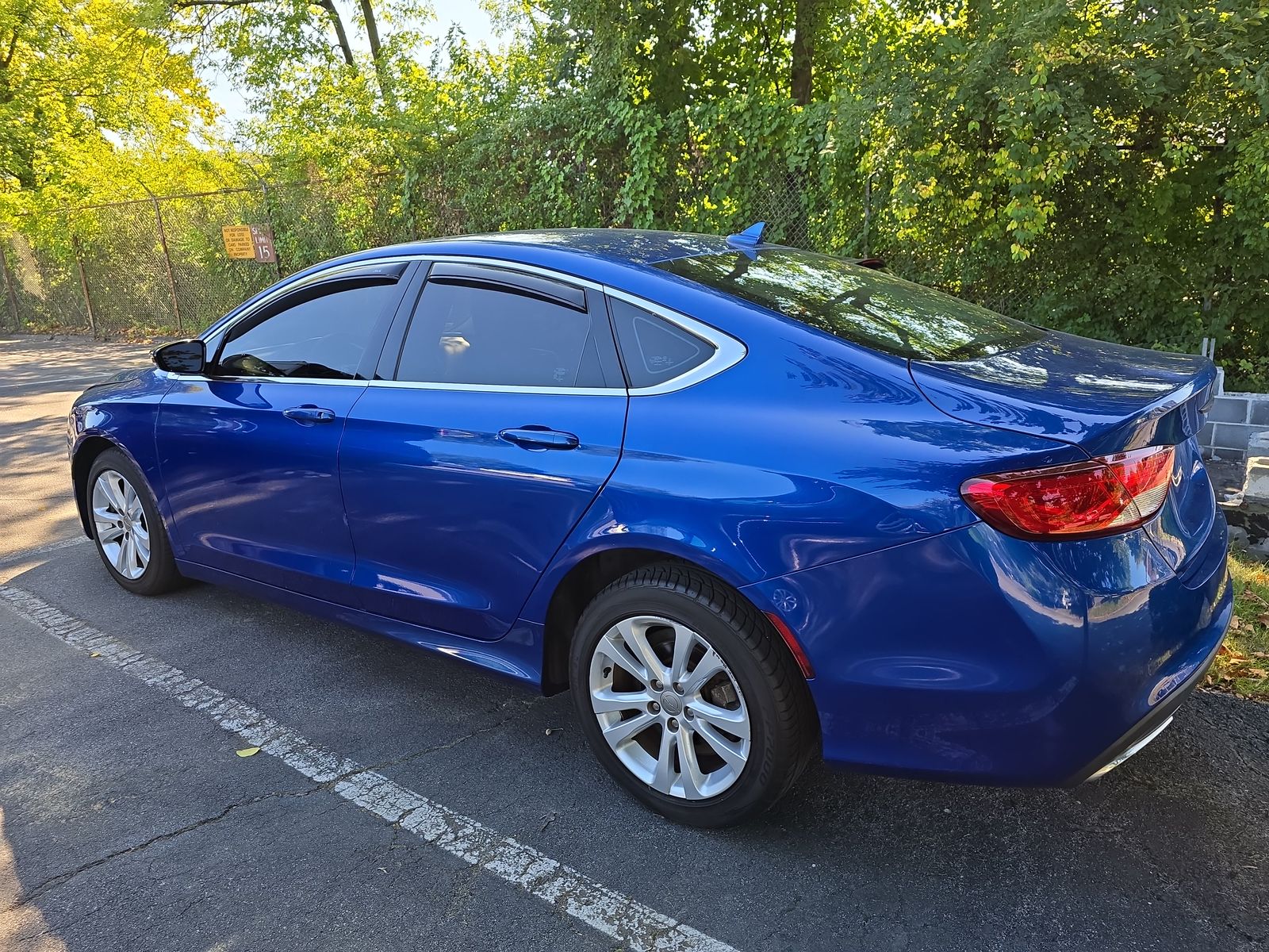 2016 Chrysler 200 Limited FWD