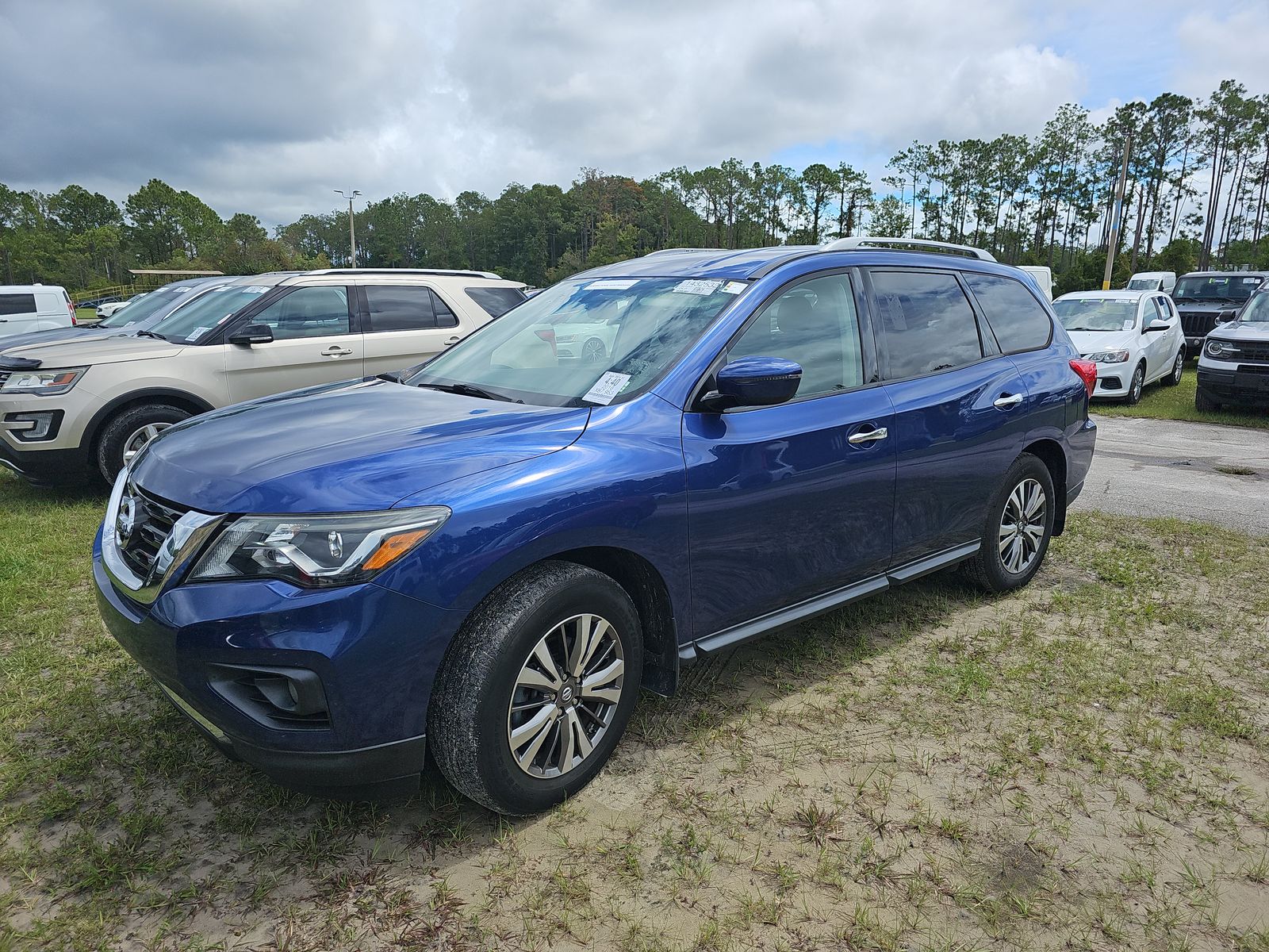 2018 Nissan Pathfinder SV