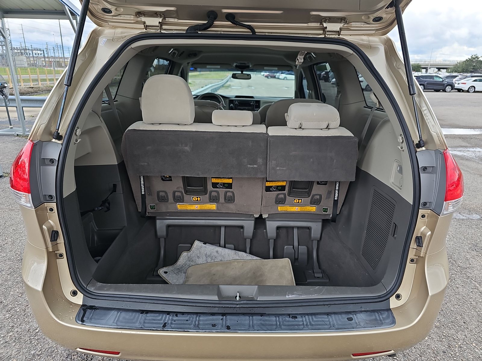 2011 Toyota Sienna LE FWD