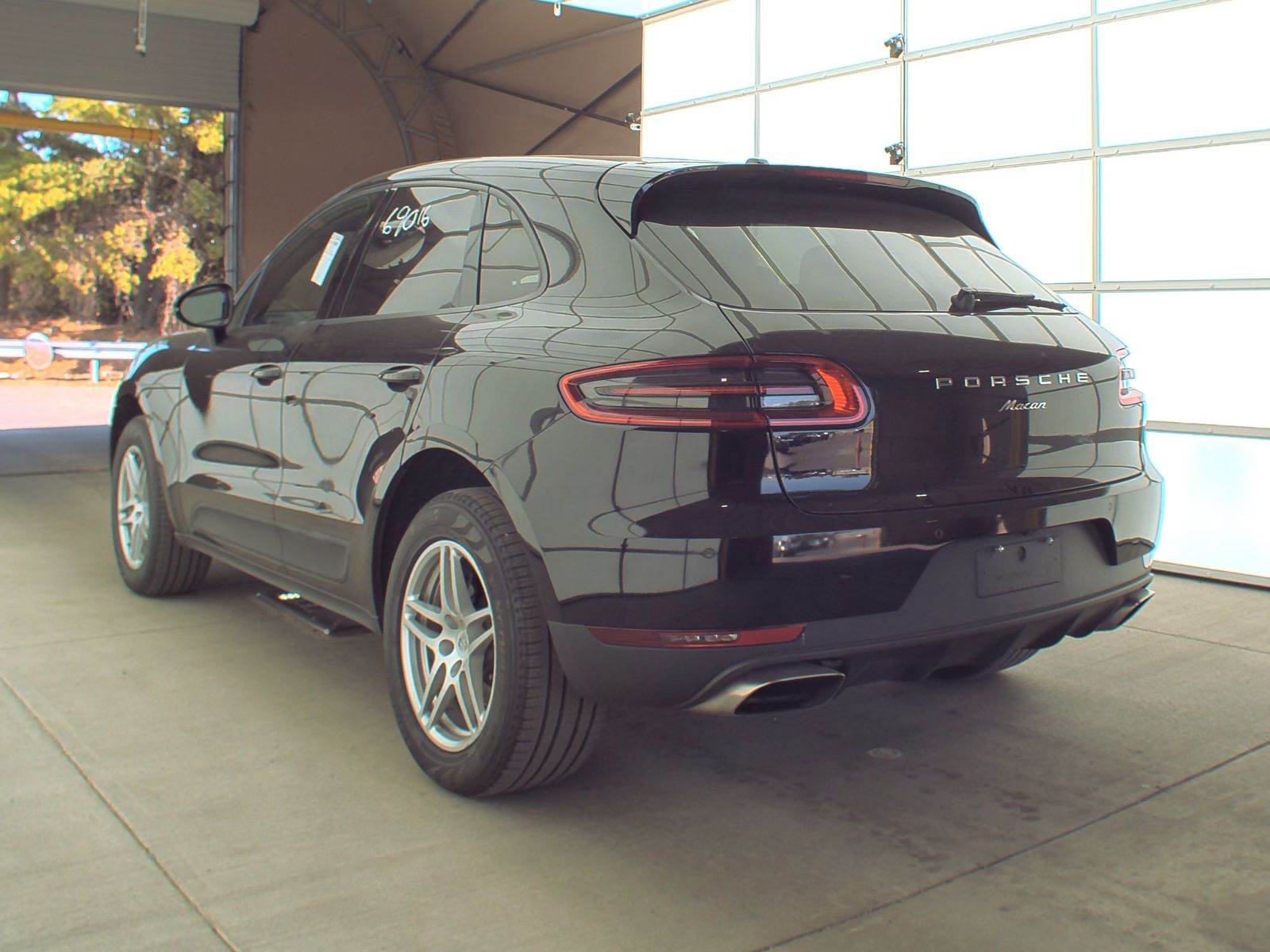 2018 Porsche Macan Base AWD