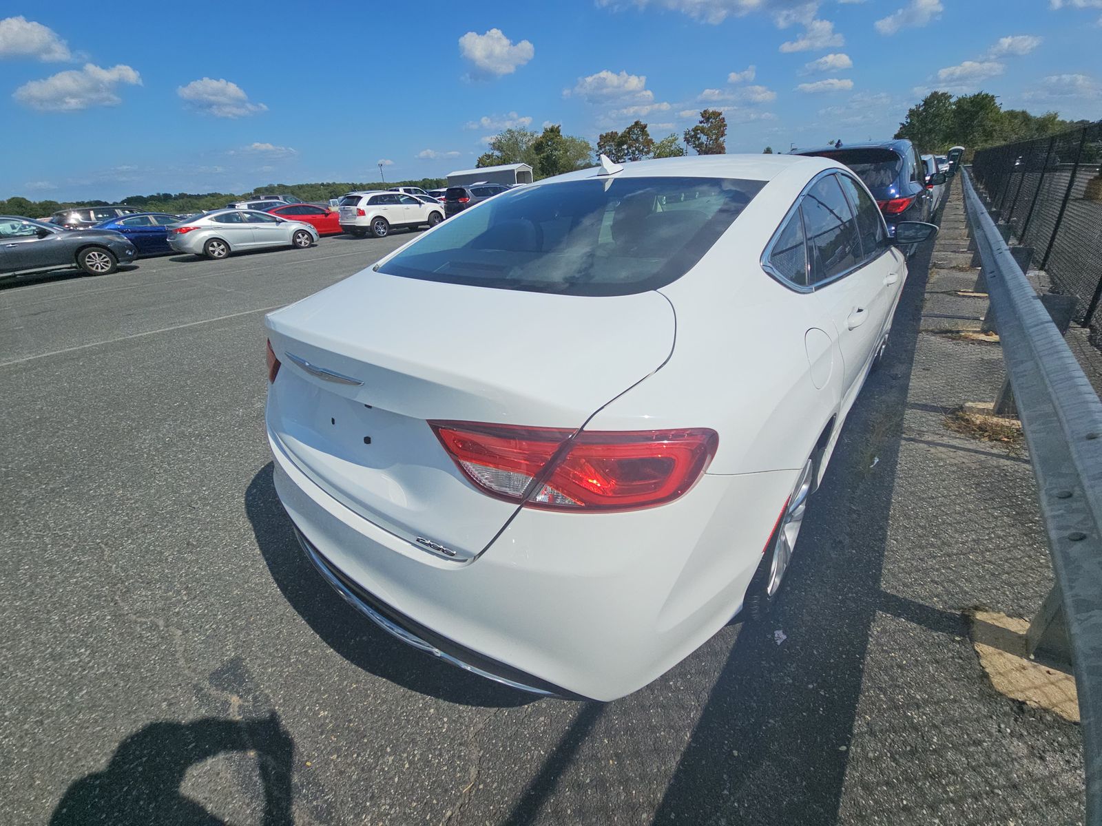 2016 Chrysler 200 Limited FWD