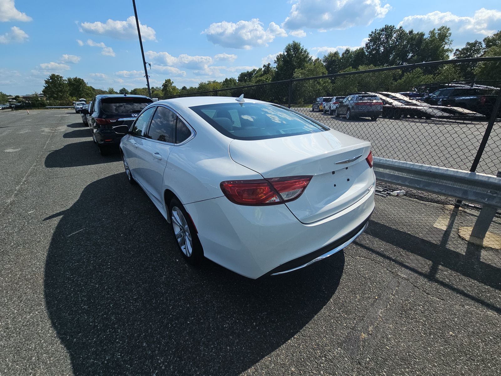 2016 Chrysler 200 Limited FWD