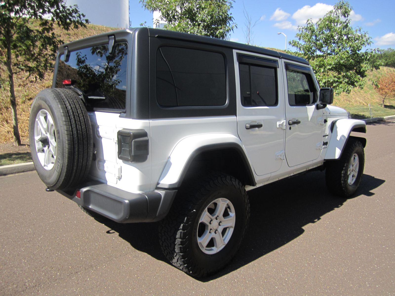JEEP SAHARA - 8
