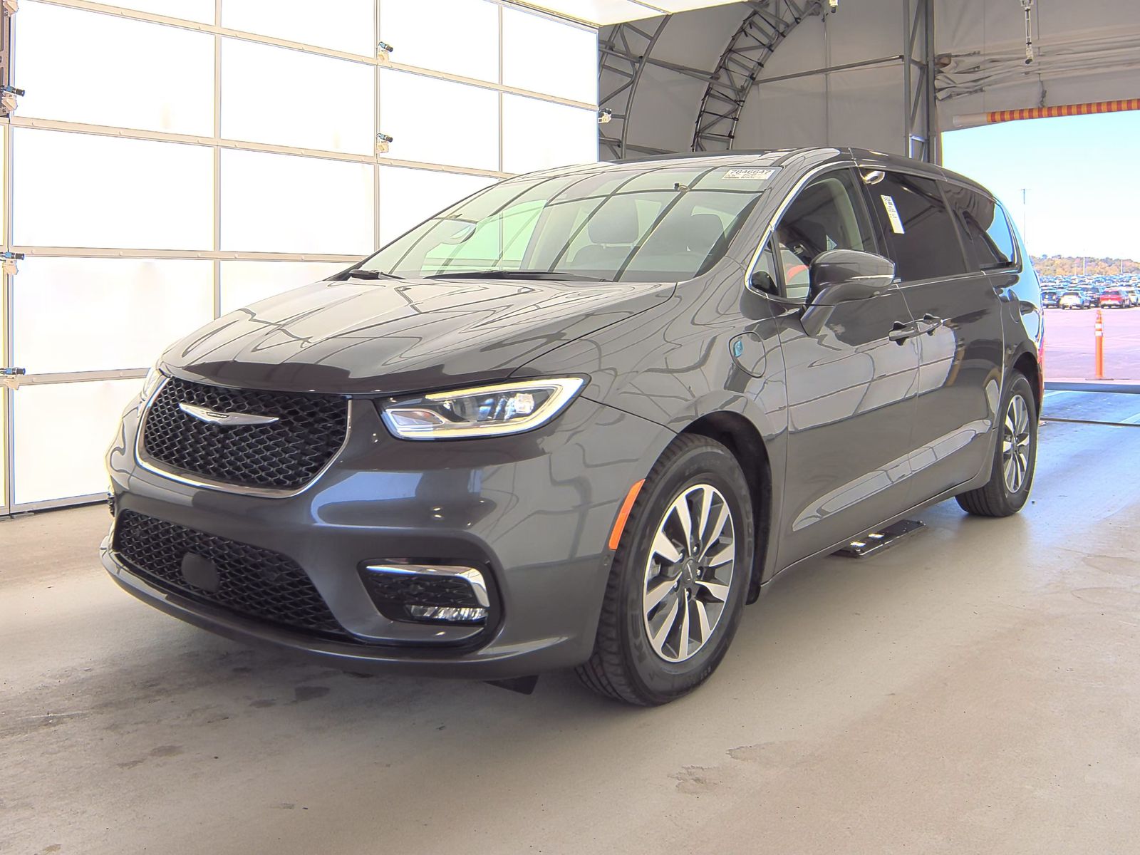 2022 Chrysler Pacifica Hybrid Touring L 121.6