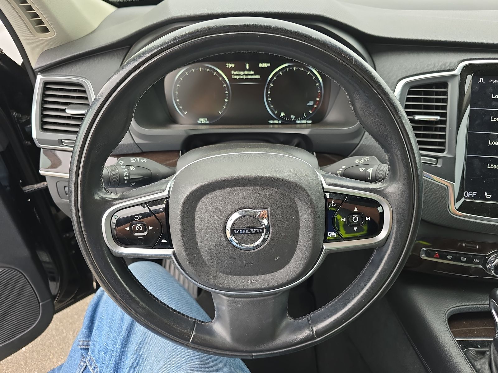 2019 Volvo XC90 T6 Momentum AWD