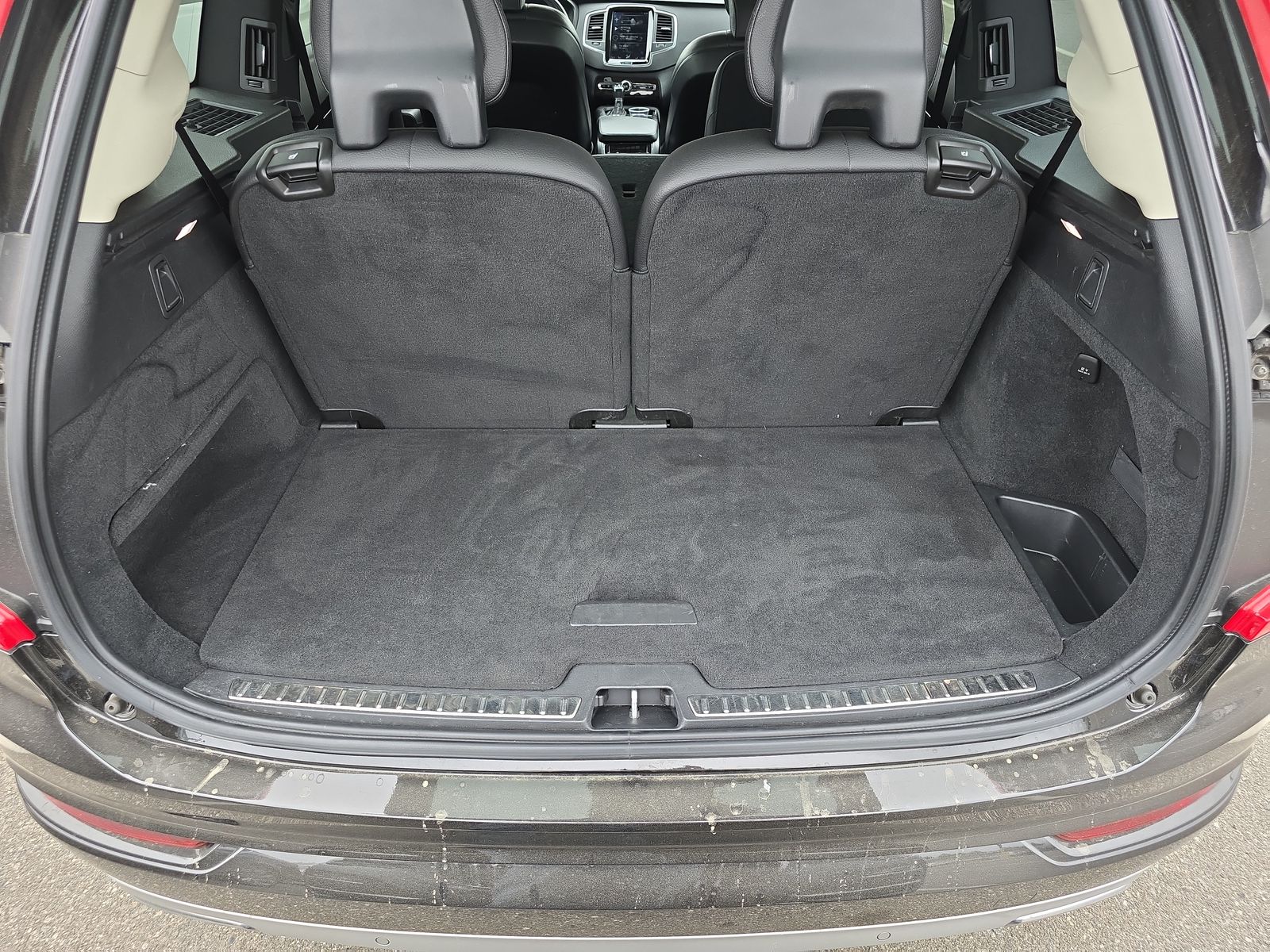 2019 Volvo XC90 T6 Momentum AWD